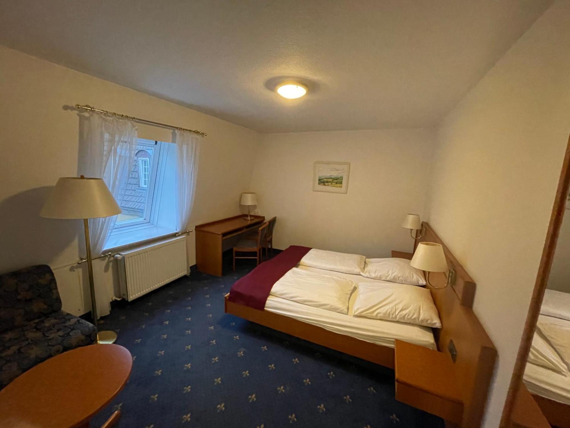 Hotel Schloss Hoehnscheid Bad Arolsen Exterior photo